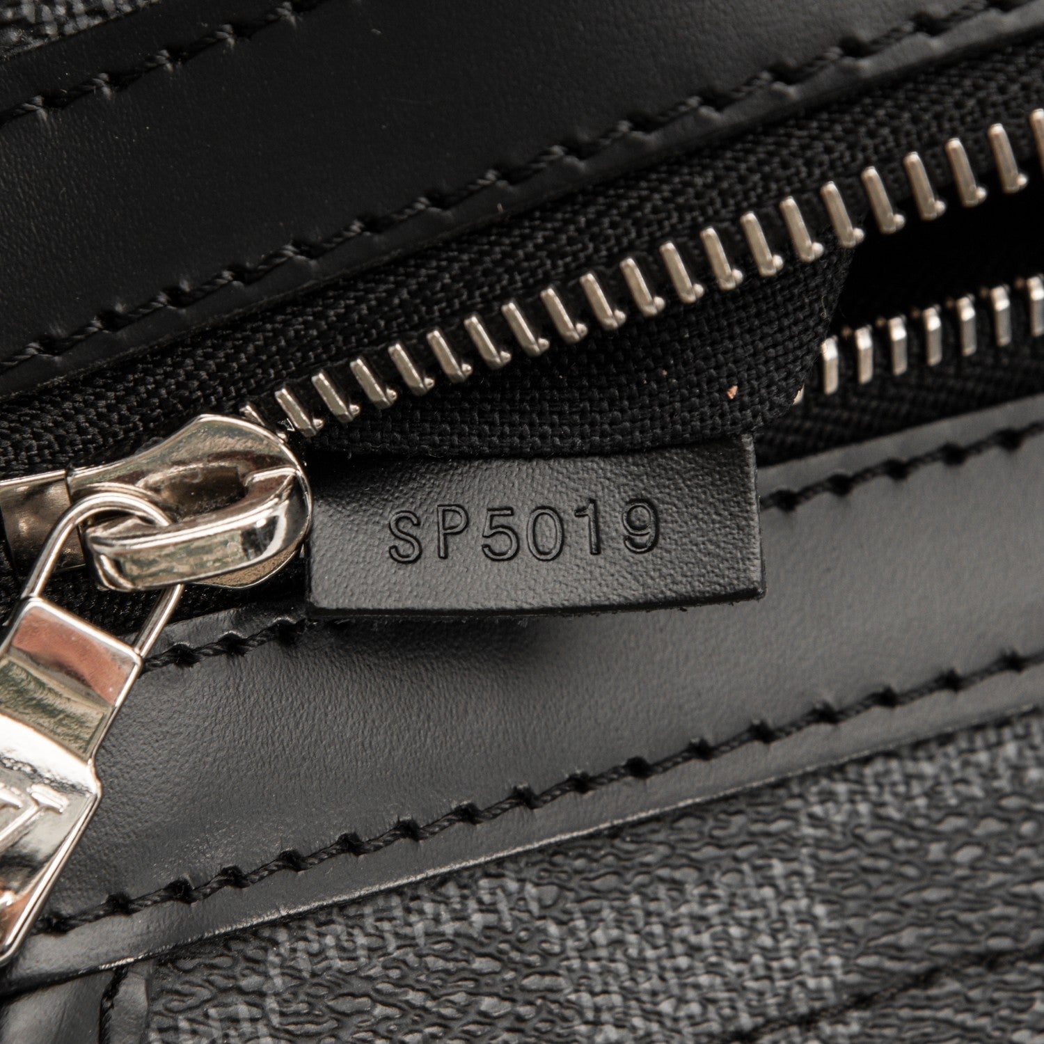 Louis Vuitton Damier Graphite Daniel GM 7 of 8