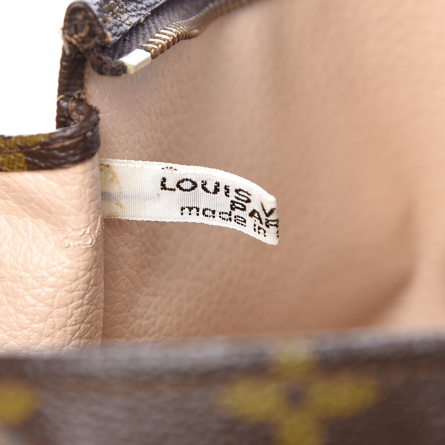 Louis Vuitton Monogram Toiletry Pouch 26 6 of 9