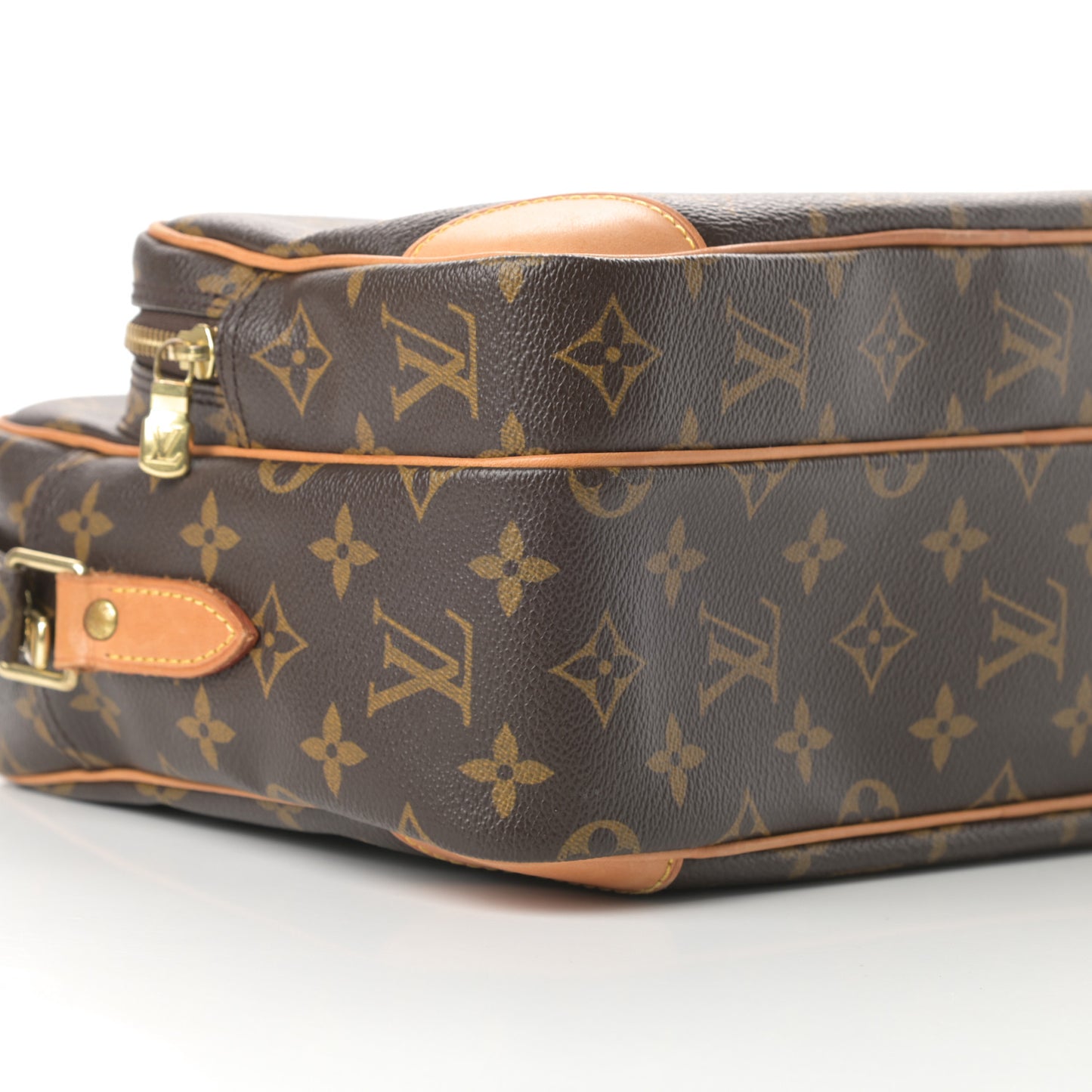 Monogram Nil 28