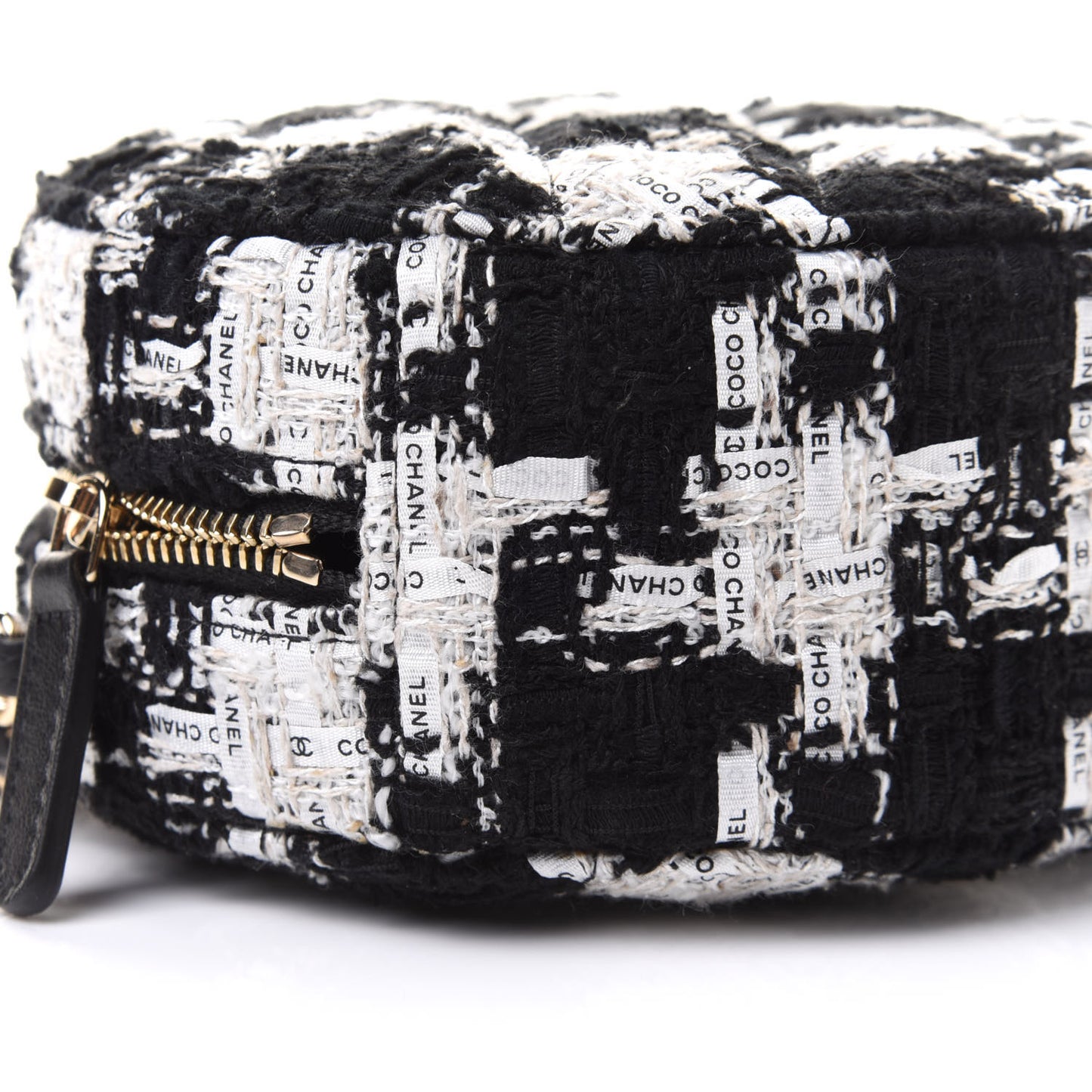 Tweed Quilted Round Clutch With Chain Black Ecru White