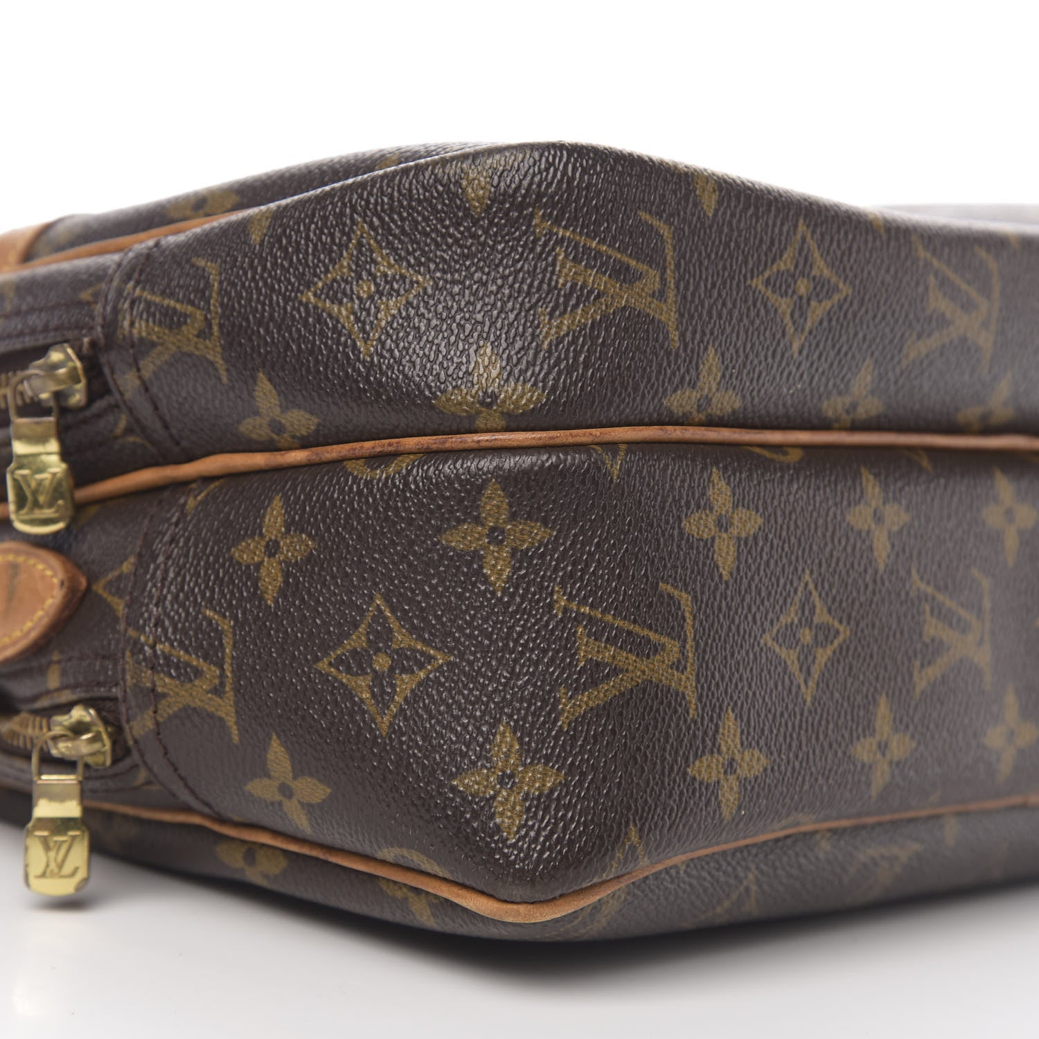 Louis Vuitton Monogram Reporter PM 9 of 11