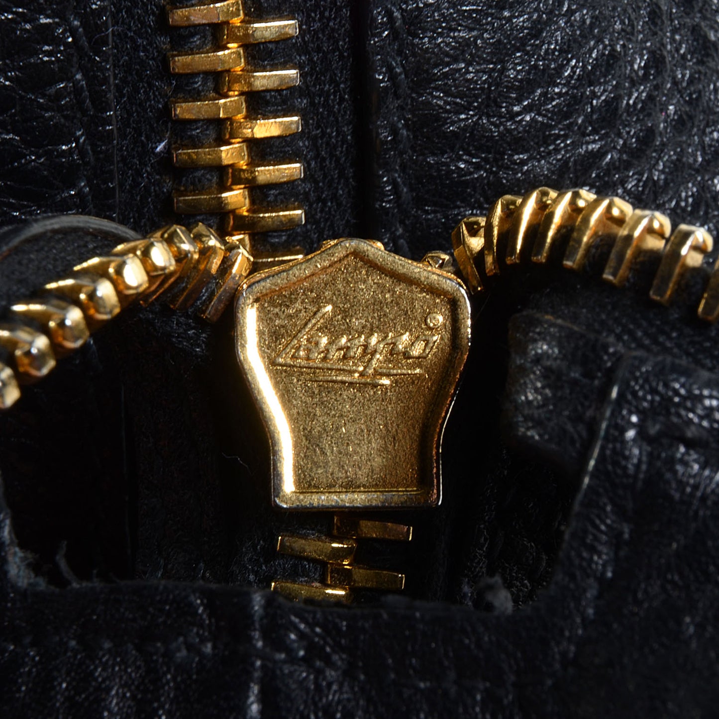 Vitello Daino Side Zip Hobo Nero Black