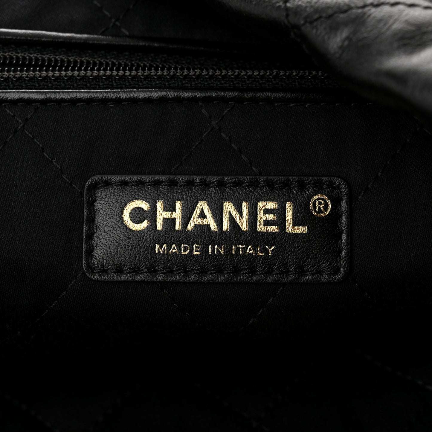 Shiny Calfskin Quilted Chanel 22 Black