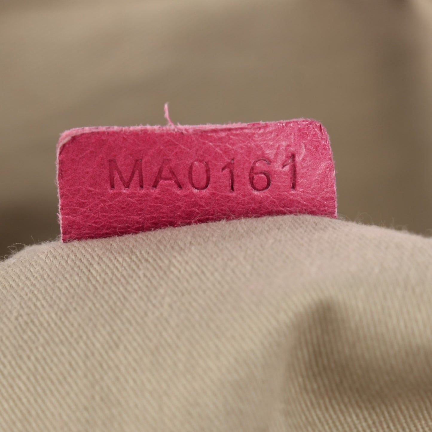Calfskin Medium Nightingale Pink