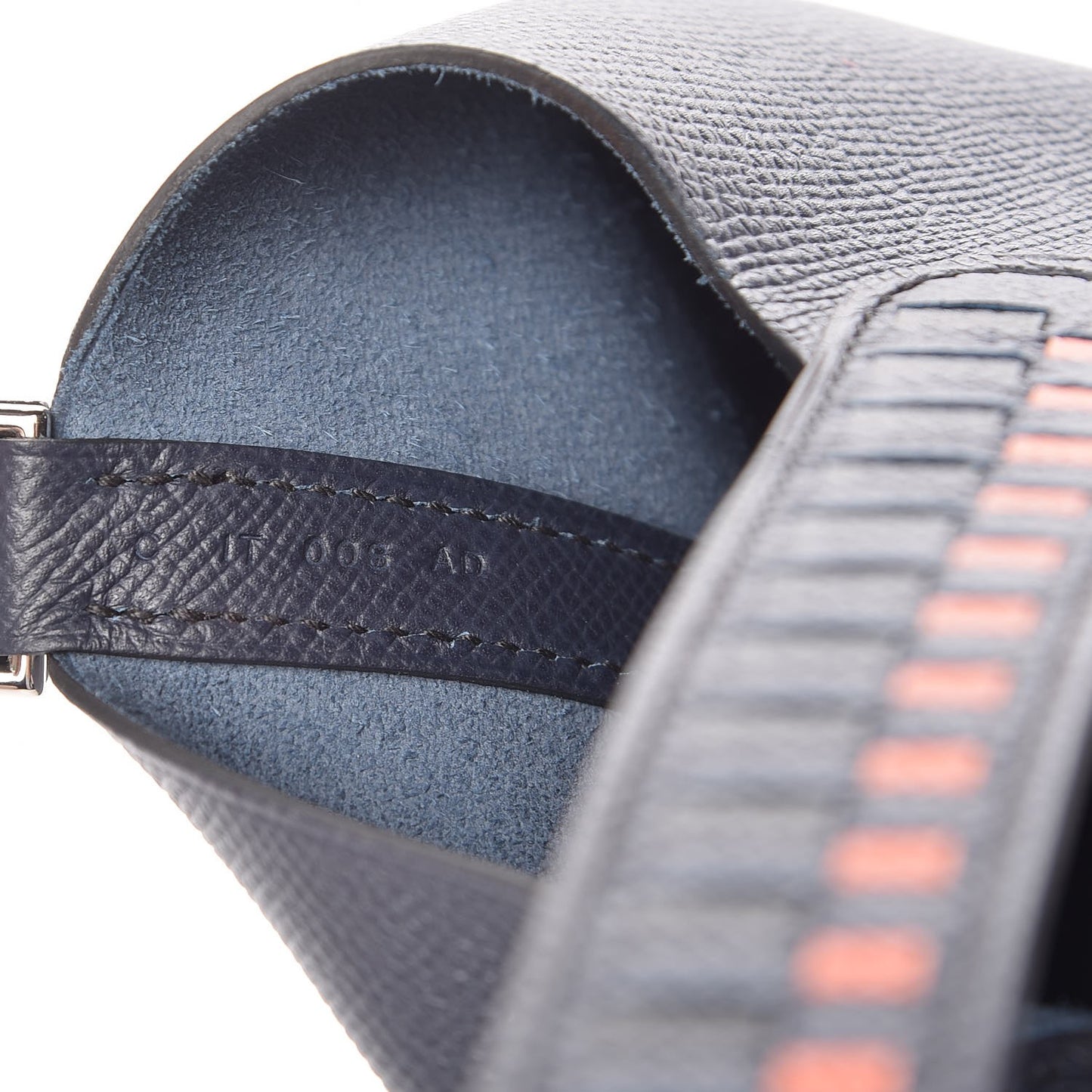 Epsom Tressage De Cuir Picotin Lock 22 MM Bleu Indigo Black Terre Battue