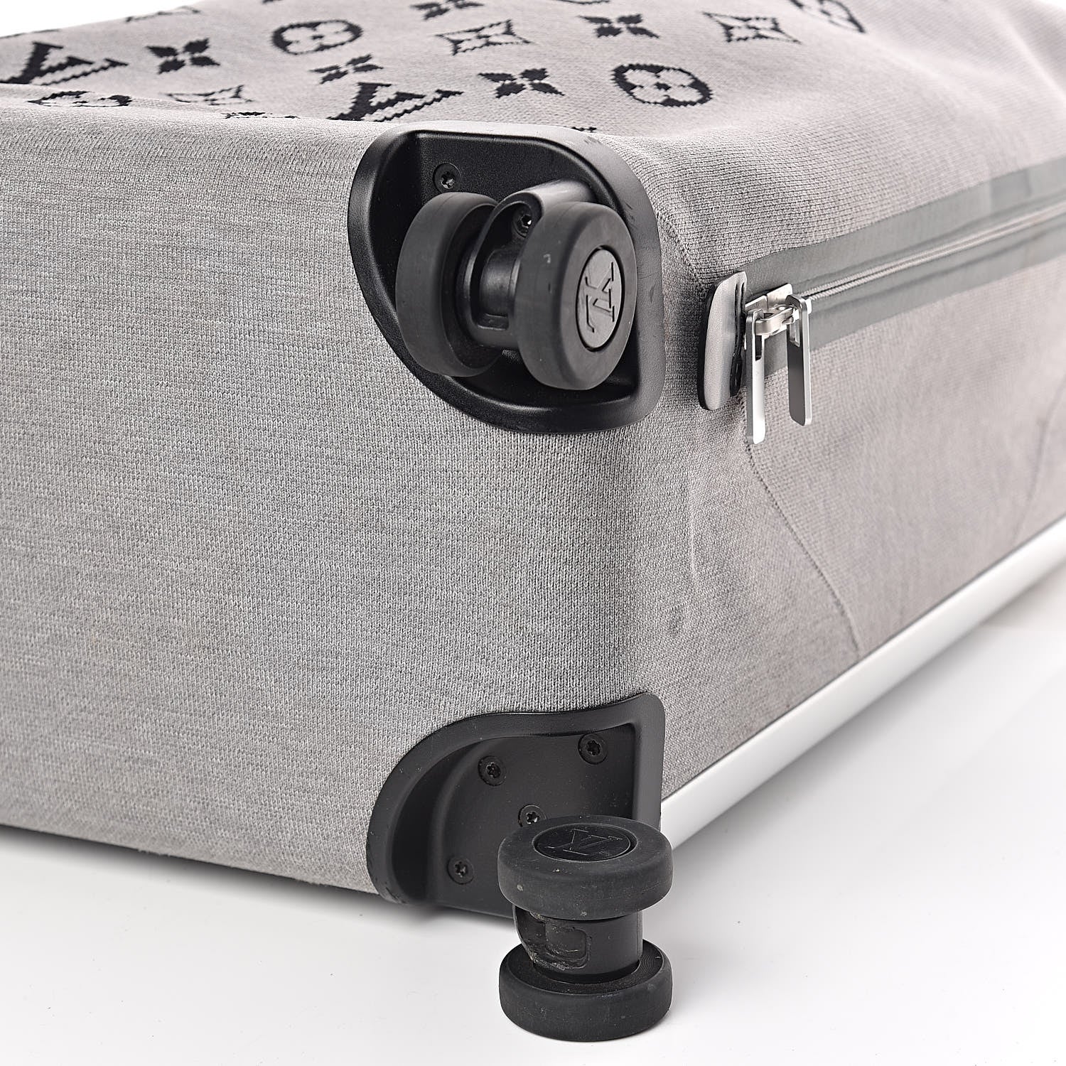 Louis Vuitton Knit Monogram Horizon Soft 55 Suitcase Grey 17 of 18