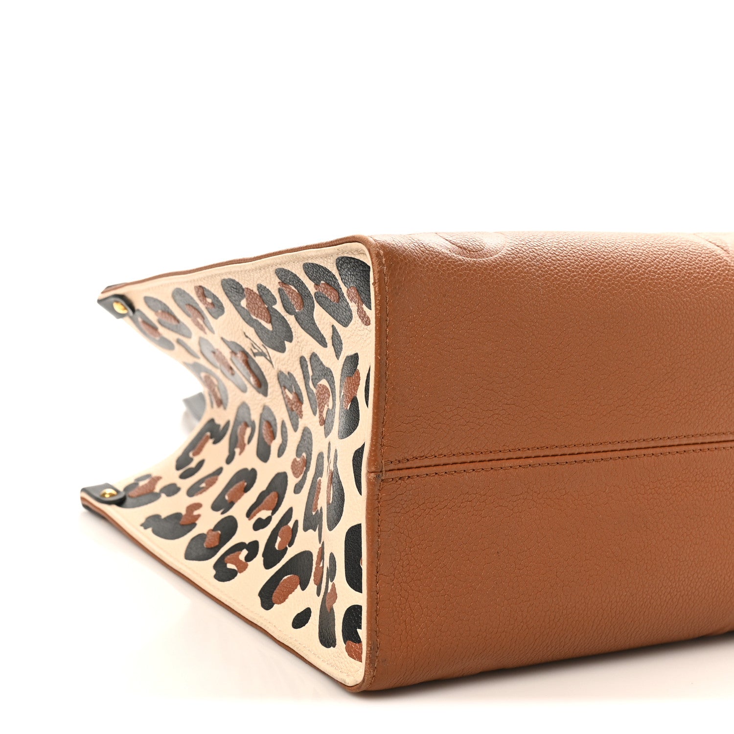 Louis Vuitton Empreinte Monogram Giant Wild At Heart Onthego MM Caramel 8 of 9
