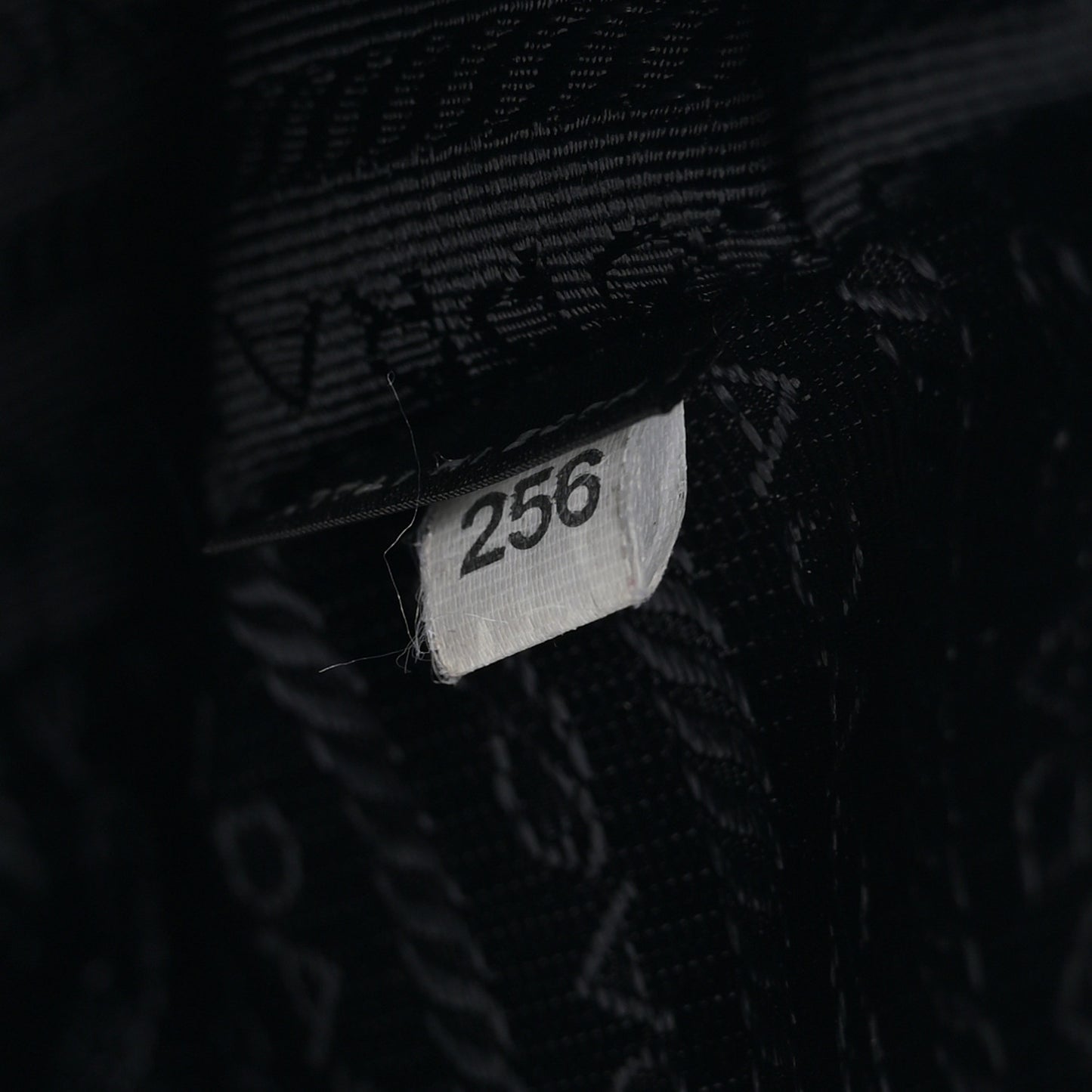 Saffiano Lux Re-Edition 2005 Shoulder Bag Black