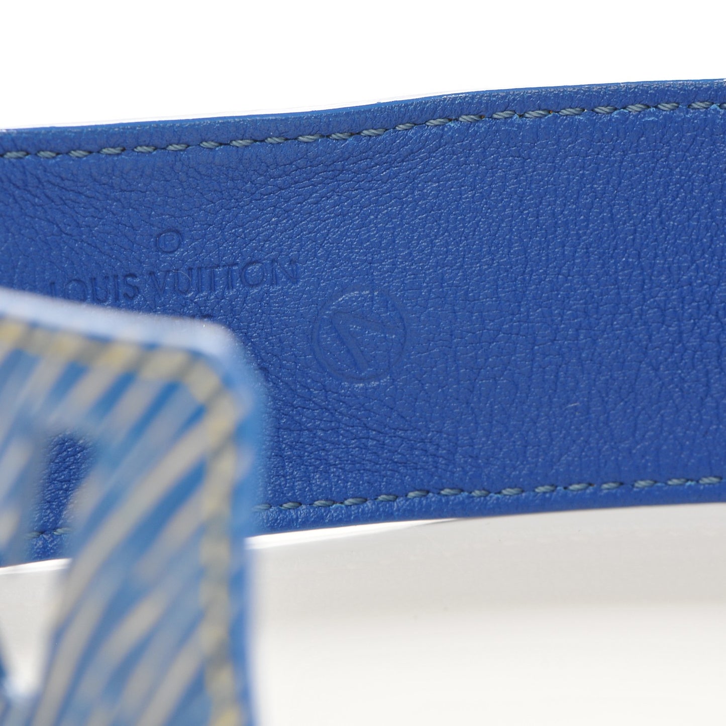 Epi Twist It Cuff 19 Denim Light