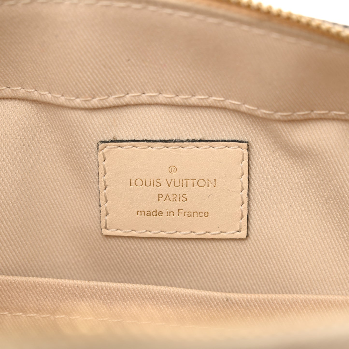 Monogram Saintonge Creme