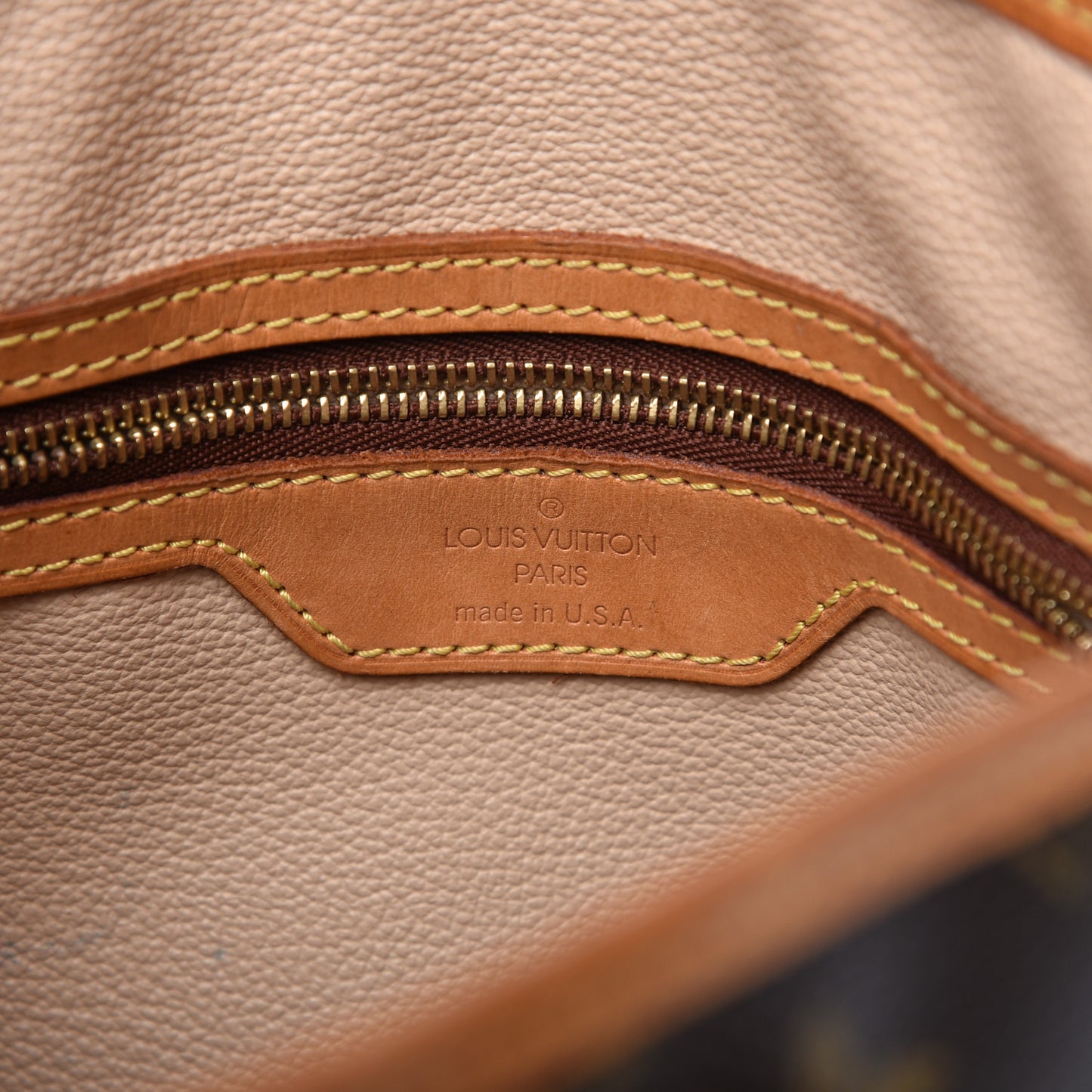 Monogram Petit Bucket 23