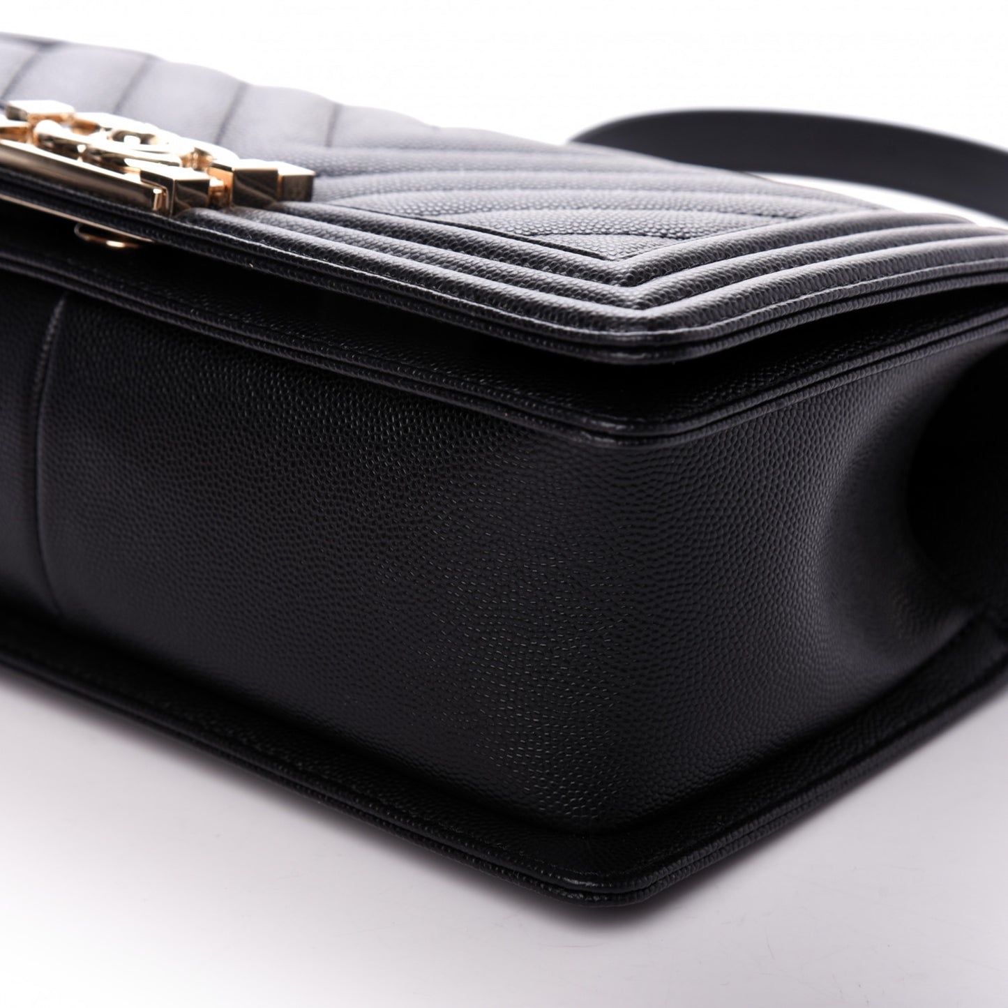 Caviar Chevron Quilted Medium Boy Flap Black