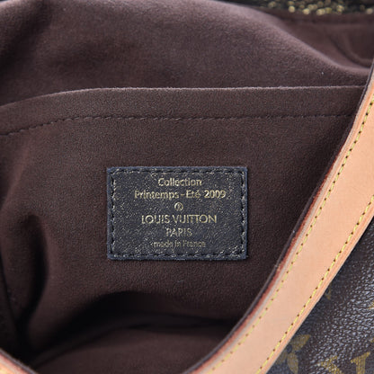 Louis Vuitton Monogram Kalahari GM 6 of 9