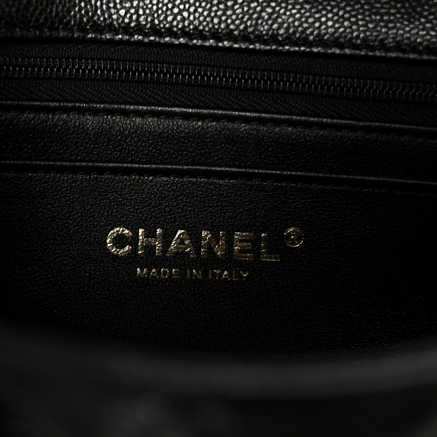 Caviar Quilted Small Handy CC Flap Black