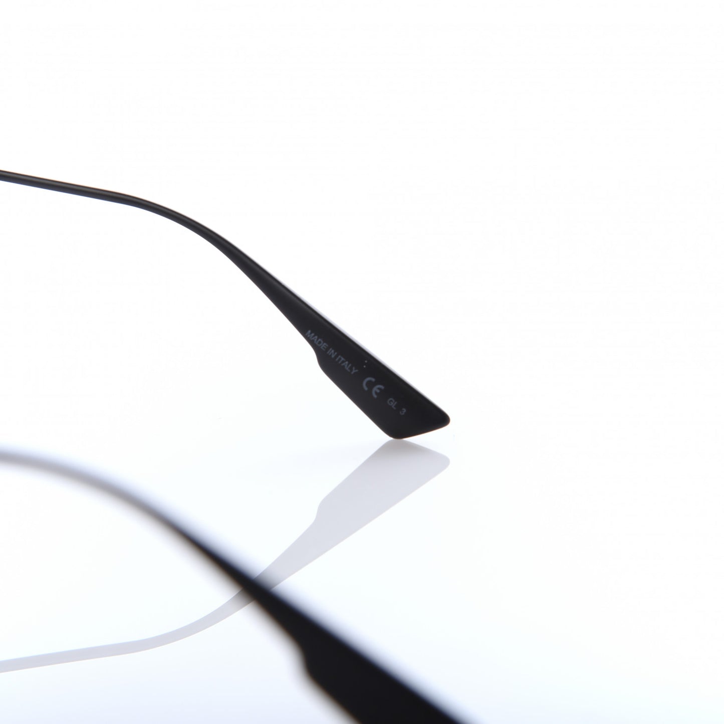 Square 30 Montaigne Sunglasses Black