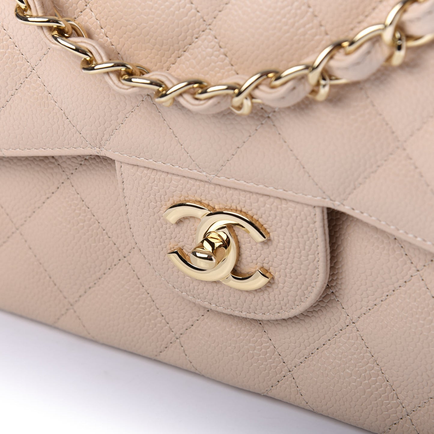 Caviar Quilted Jumbo Double Flap Beige Clair