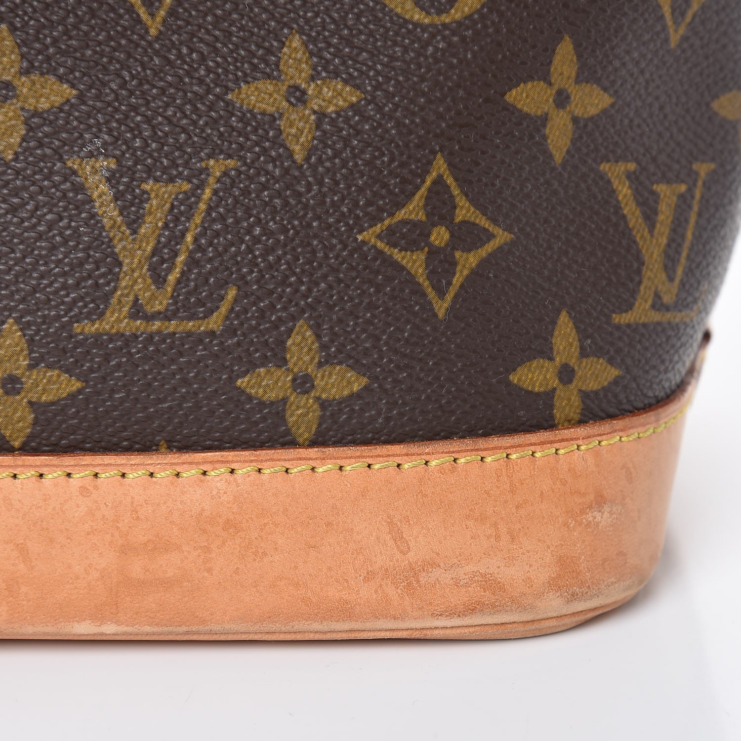 Louis Vuitton Monogram Alma PM 17 of 24