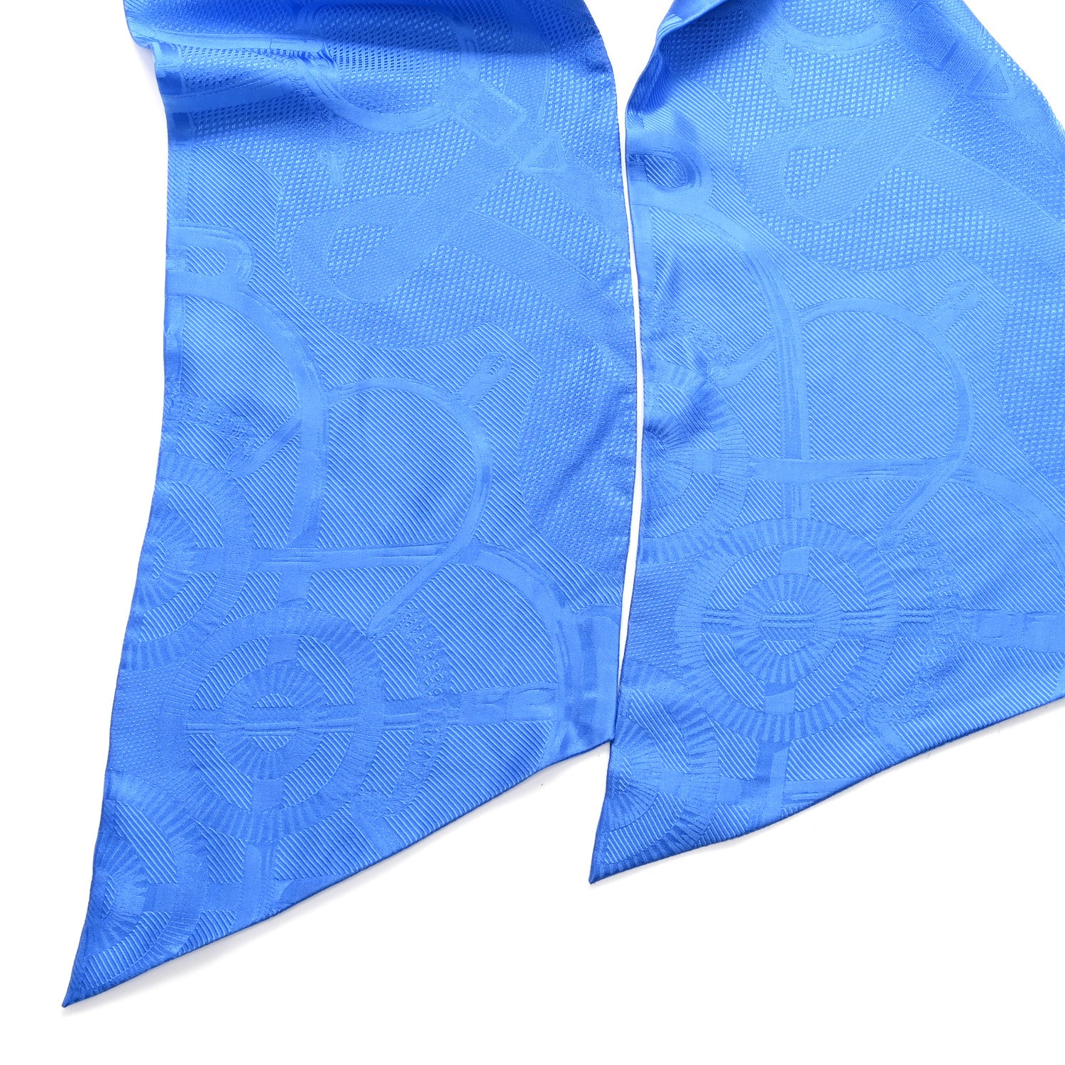 HERMES MAXY TWILLY, シルクスカー<epron d'or> Hermes Silk Jacquard Eperon D'Or Remix Maxi Twilly Cut Blue