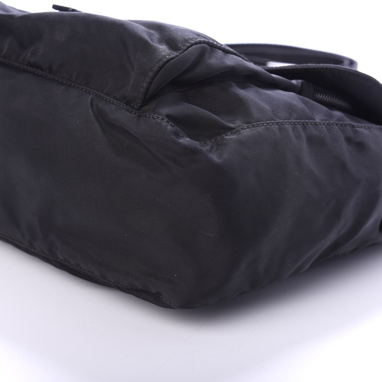Nylon Vela Messenger Black