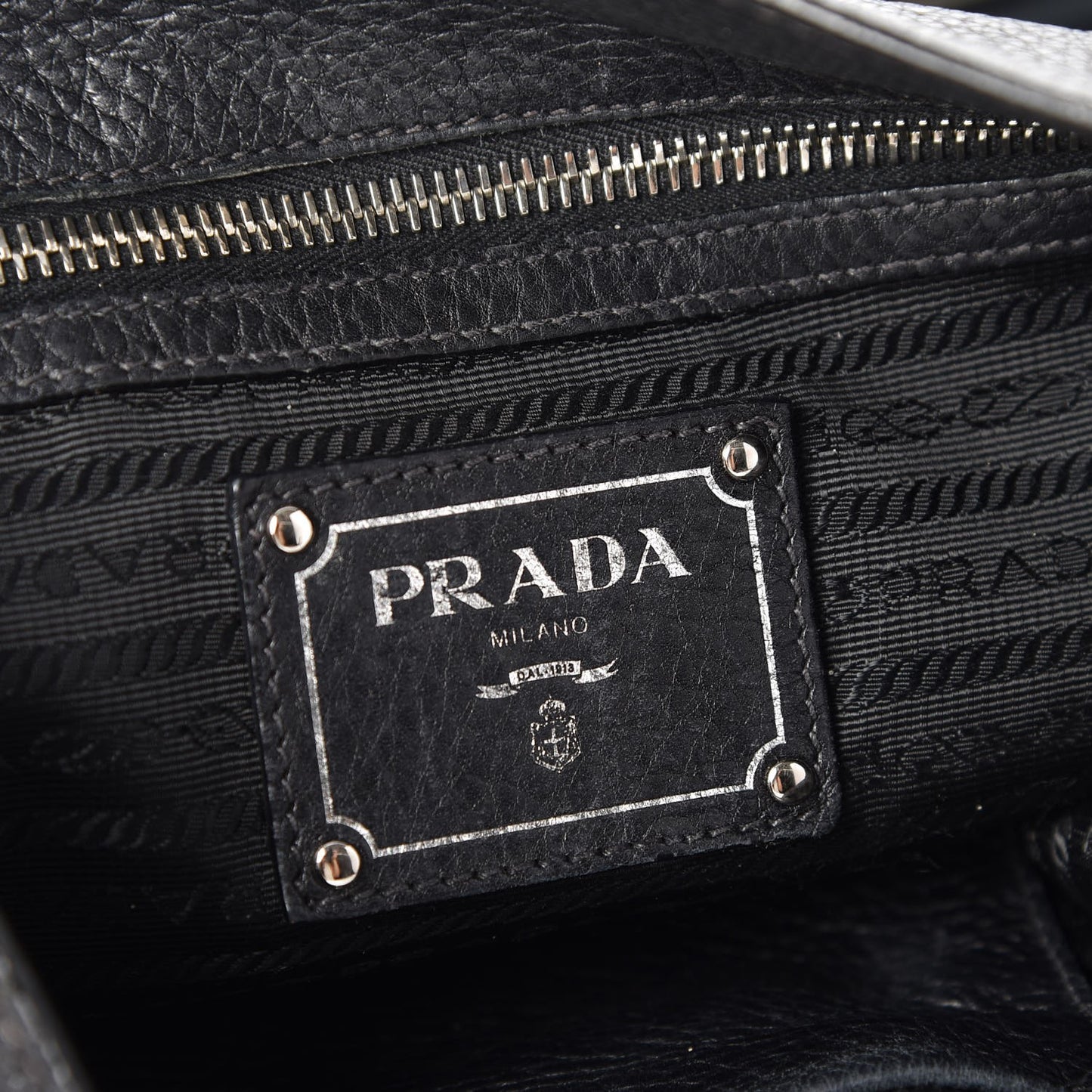 Vitello Daino Tote Nero Black