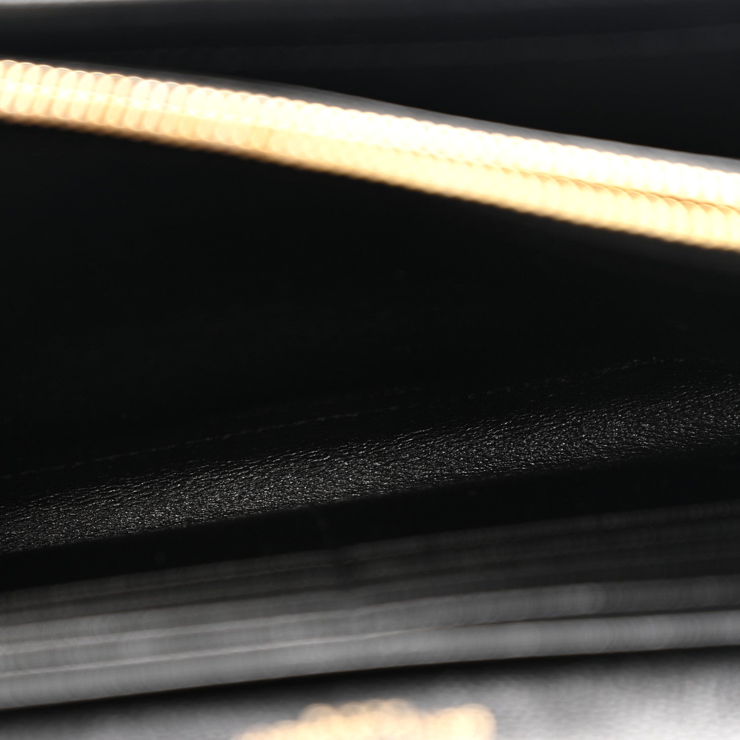 Saint Laurent Grain De Poudre Matelasse Chevron Monogram Chain Wallet Black Black 5 of 12