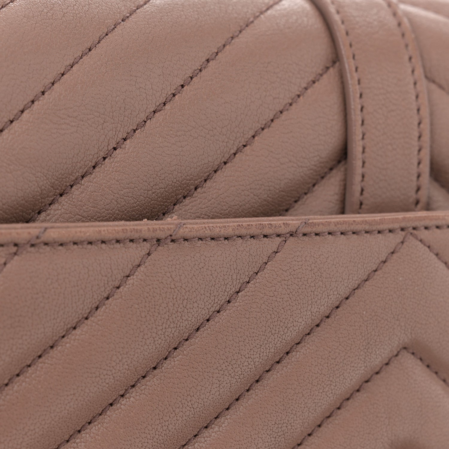 Saint Laurent Sheepskin Matelasse Chevron Monogram Medium College Bag Fard 12 of 14