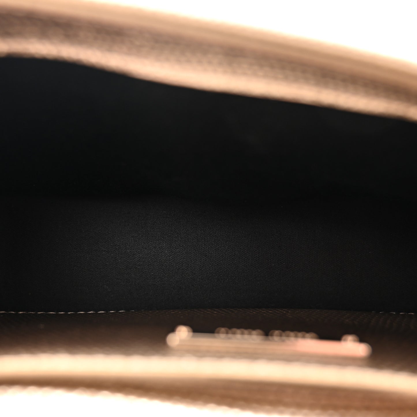 Metallic Vitello Lizard Embossed Confidential Chain Shoulder Bag Pirite