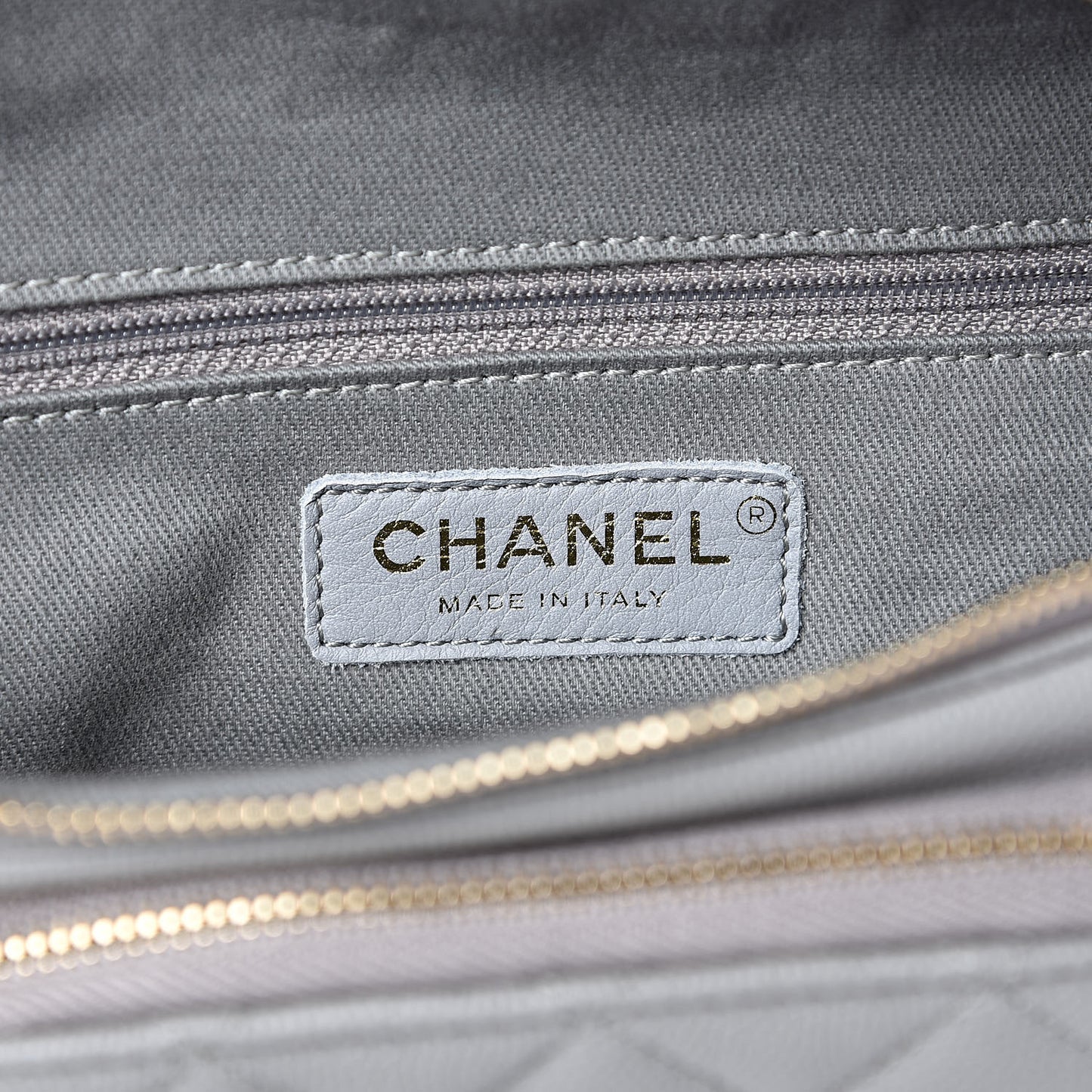 Caviar Quilted Business Affinity Waist Bag Grey