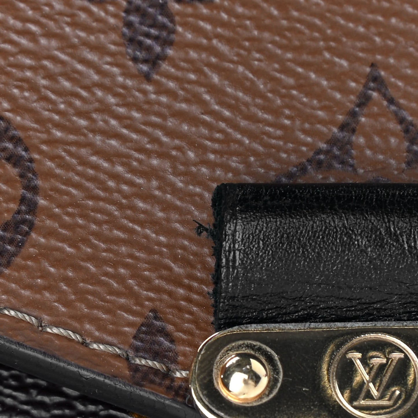 Reverse Monogram Pochette Metis