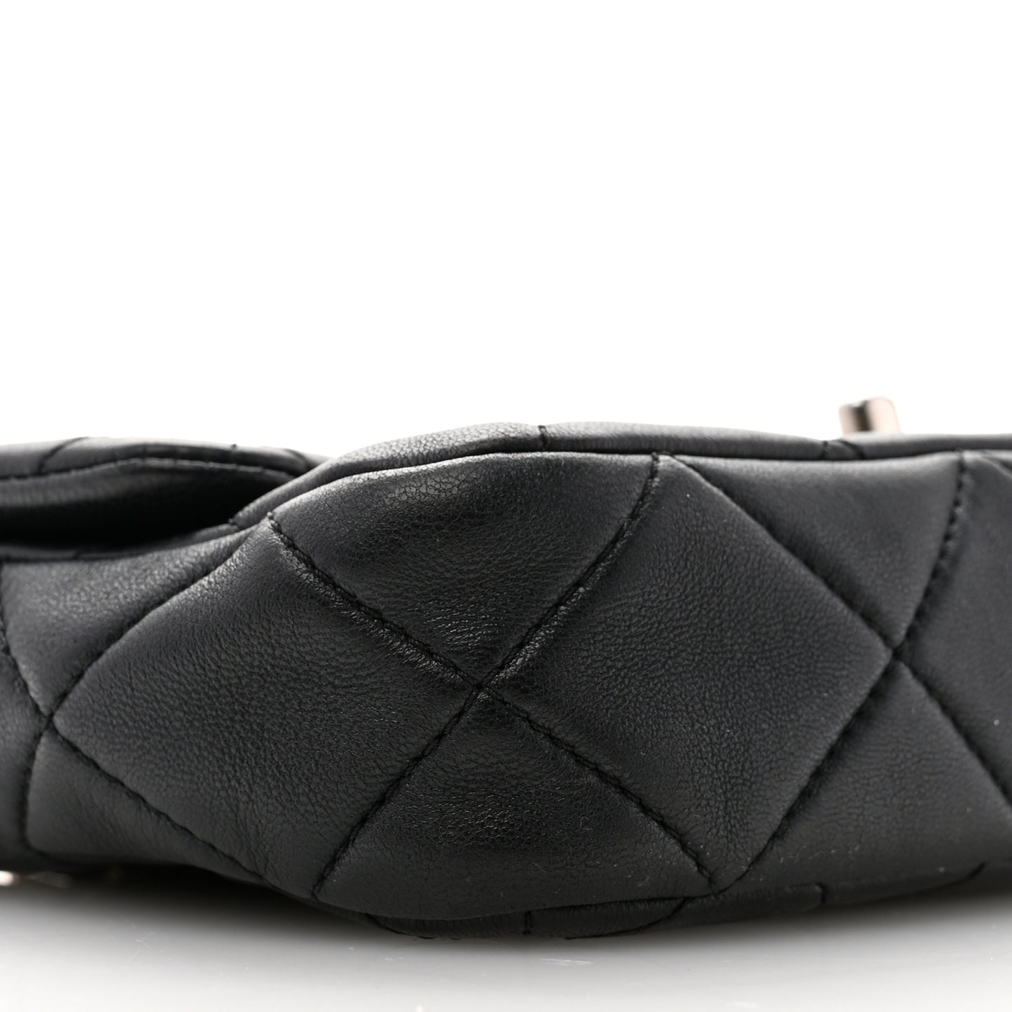 Lambskin Quilted Chain Flap Black