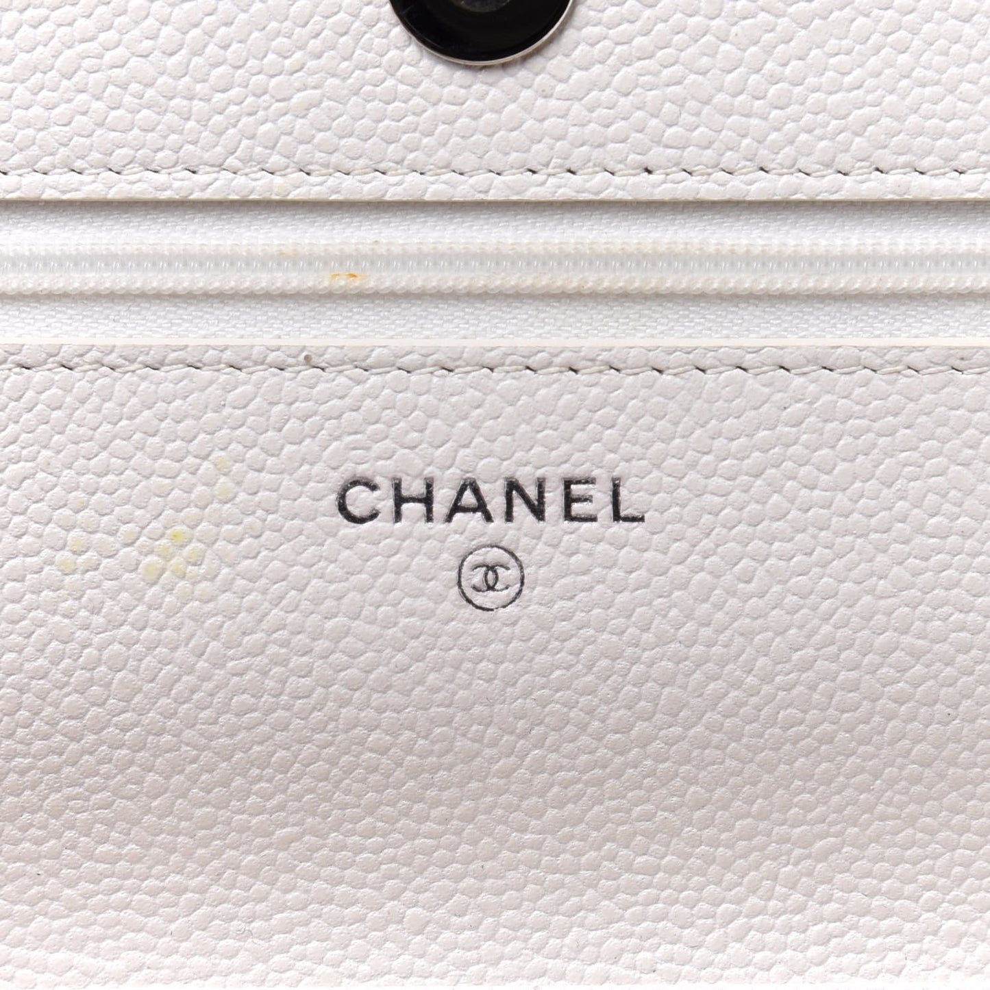 Caviar Quilted Wallet On Chain WOC White