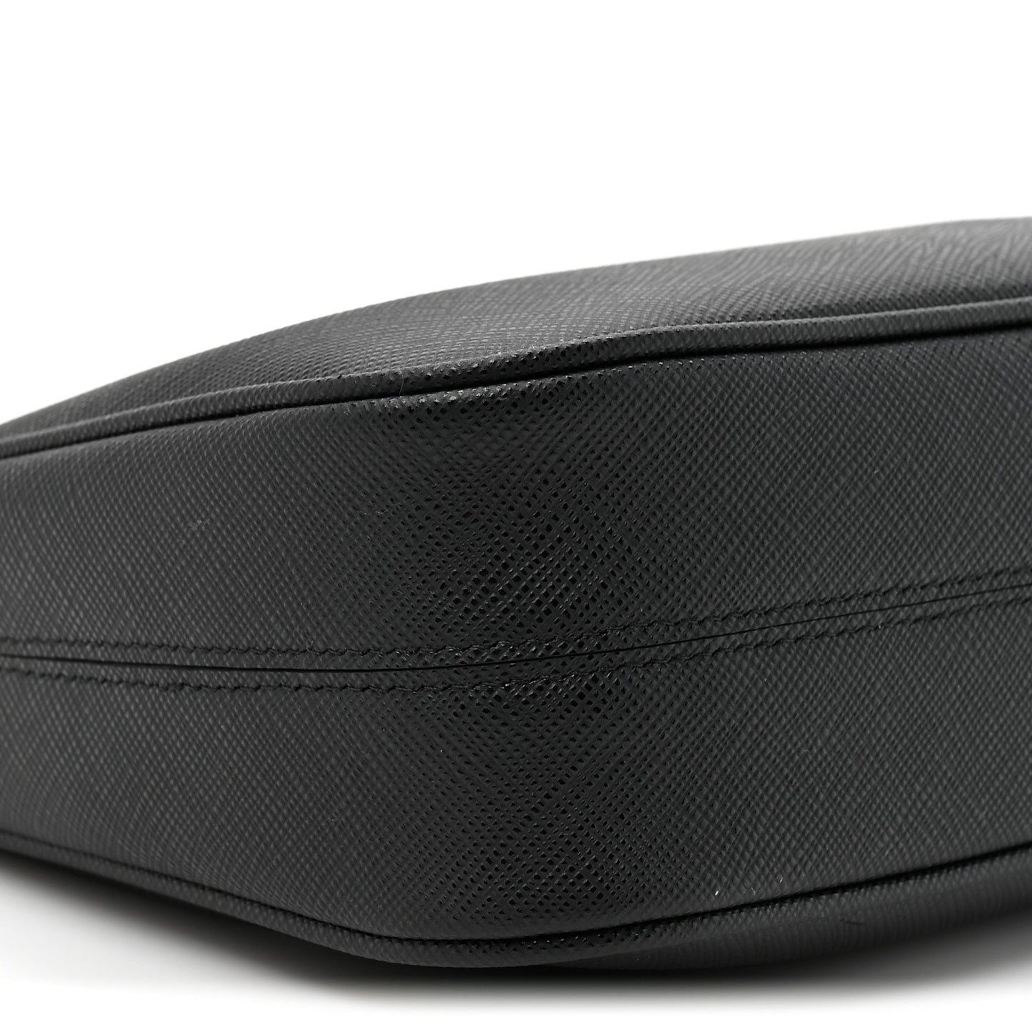Saffiano Lux Re-Edition 2005 Shoulder Bag Black