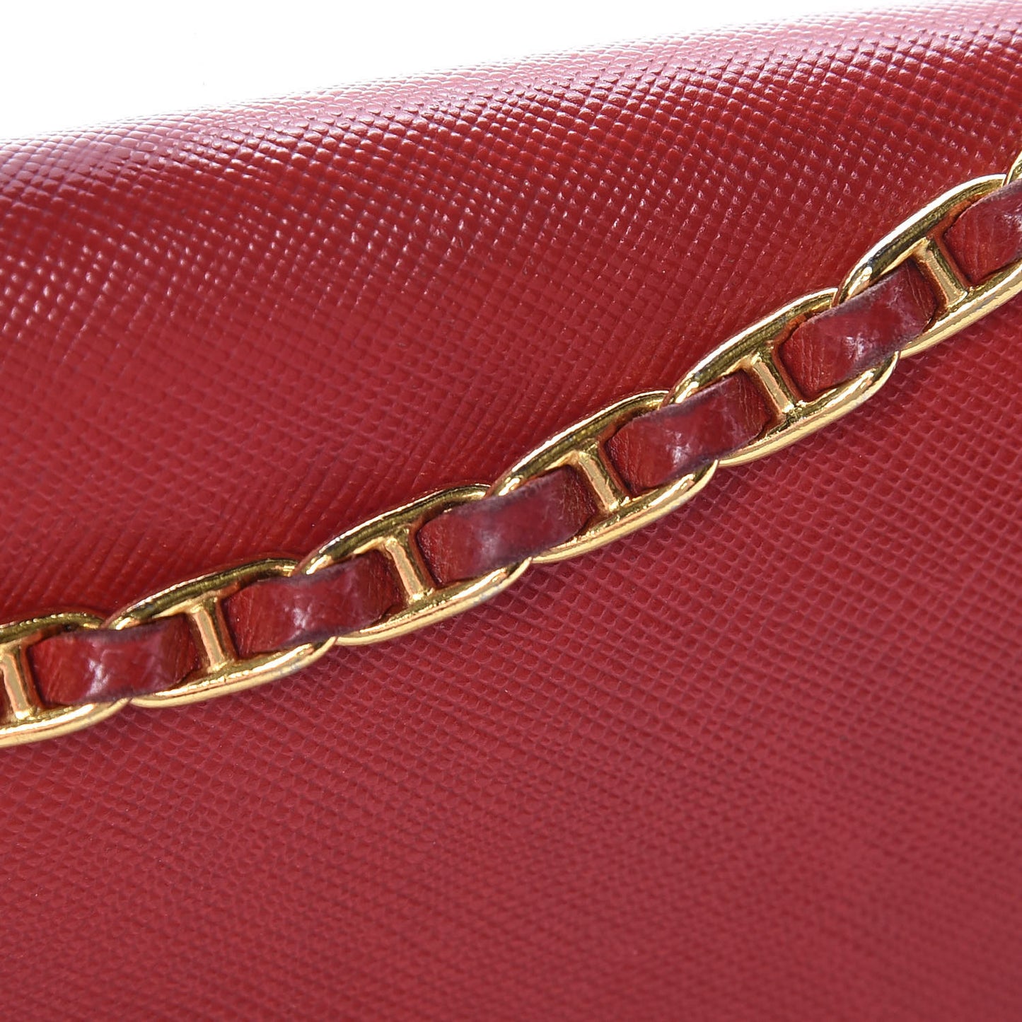 Saffiano Metal Oro Chain Wallet Fuoco