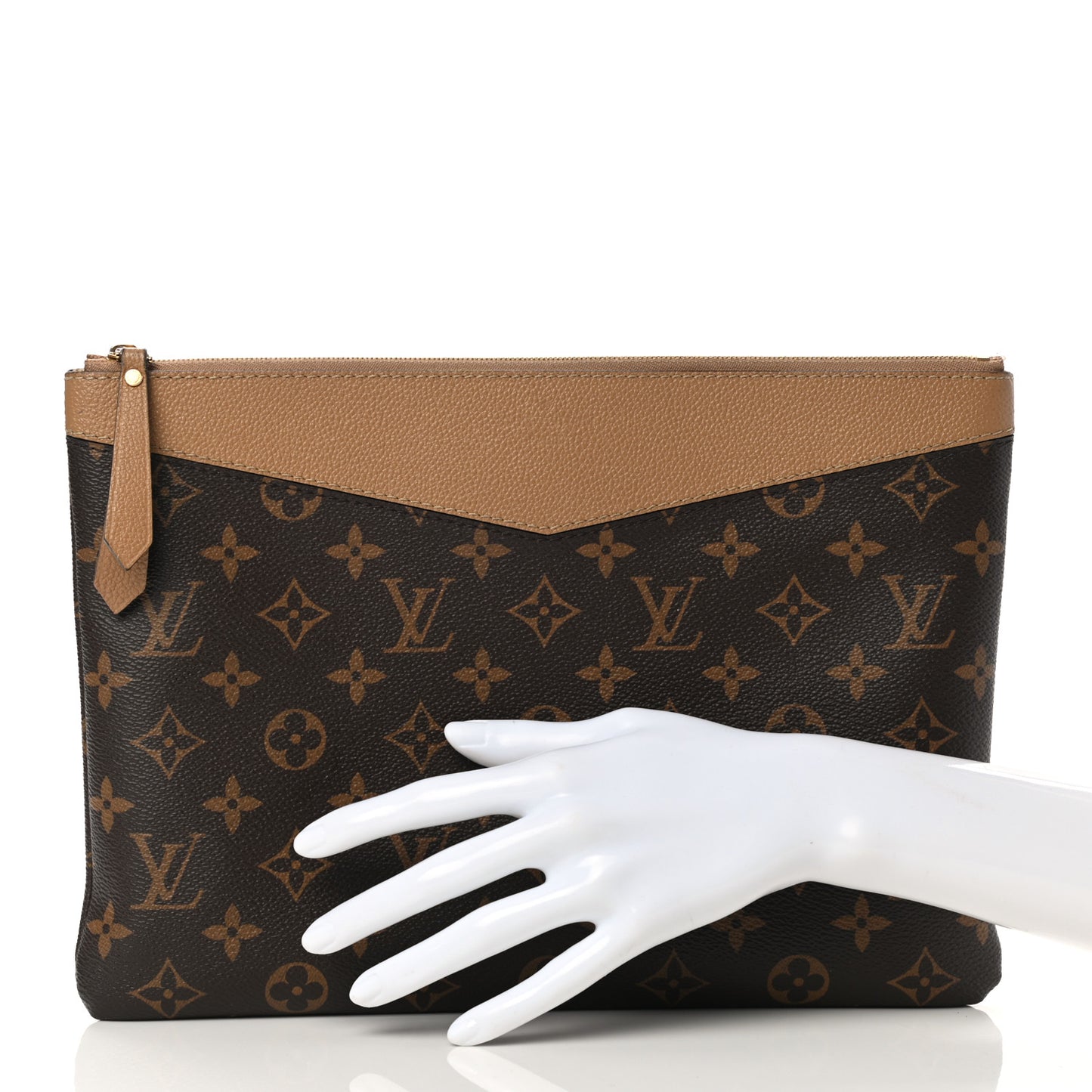 Monogram Daily Pouch Sesame