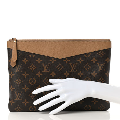 Louis Vuitton Monogram Daily Pouch Sesame 2 of 8