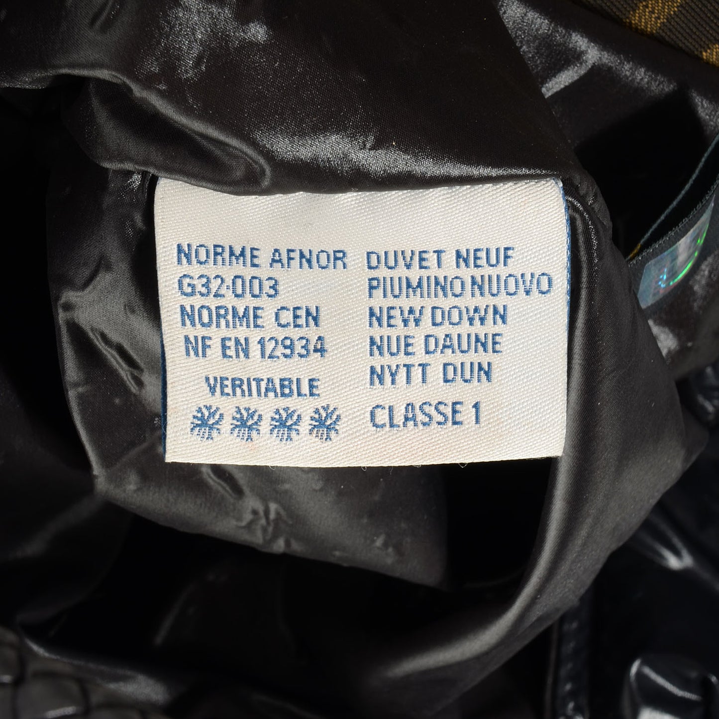 Nylon Moncler Spy Black