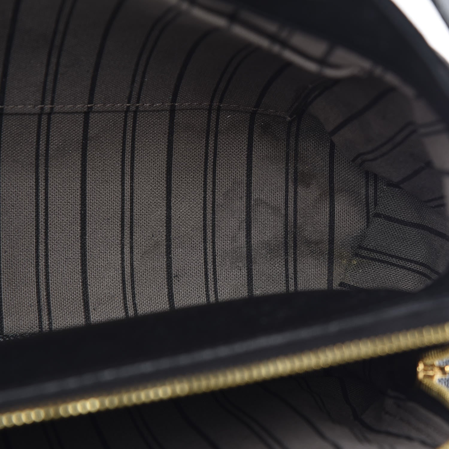 Louis Vuitton Empreinte Montaigne MM Black 9 of 17