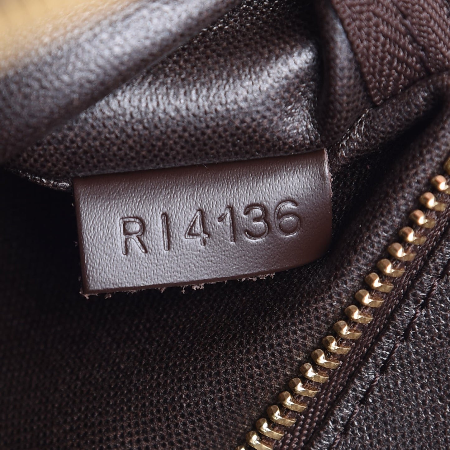 Damier Ebene Toiletry Bag 25