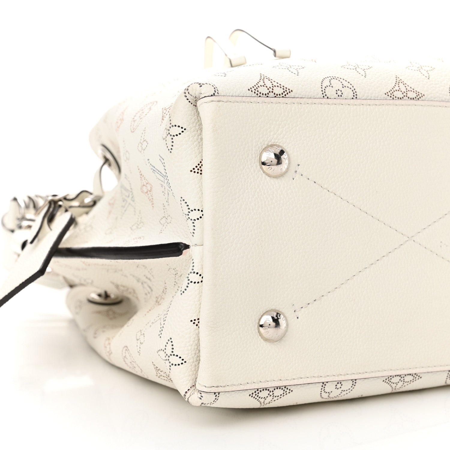 Louis Vuitton Mahina Muria Snow White 8 of 10