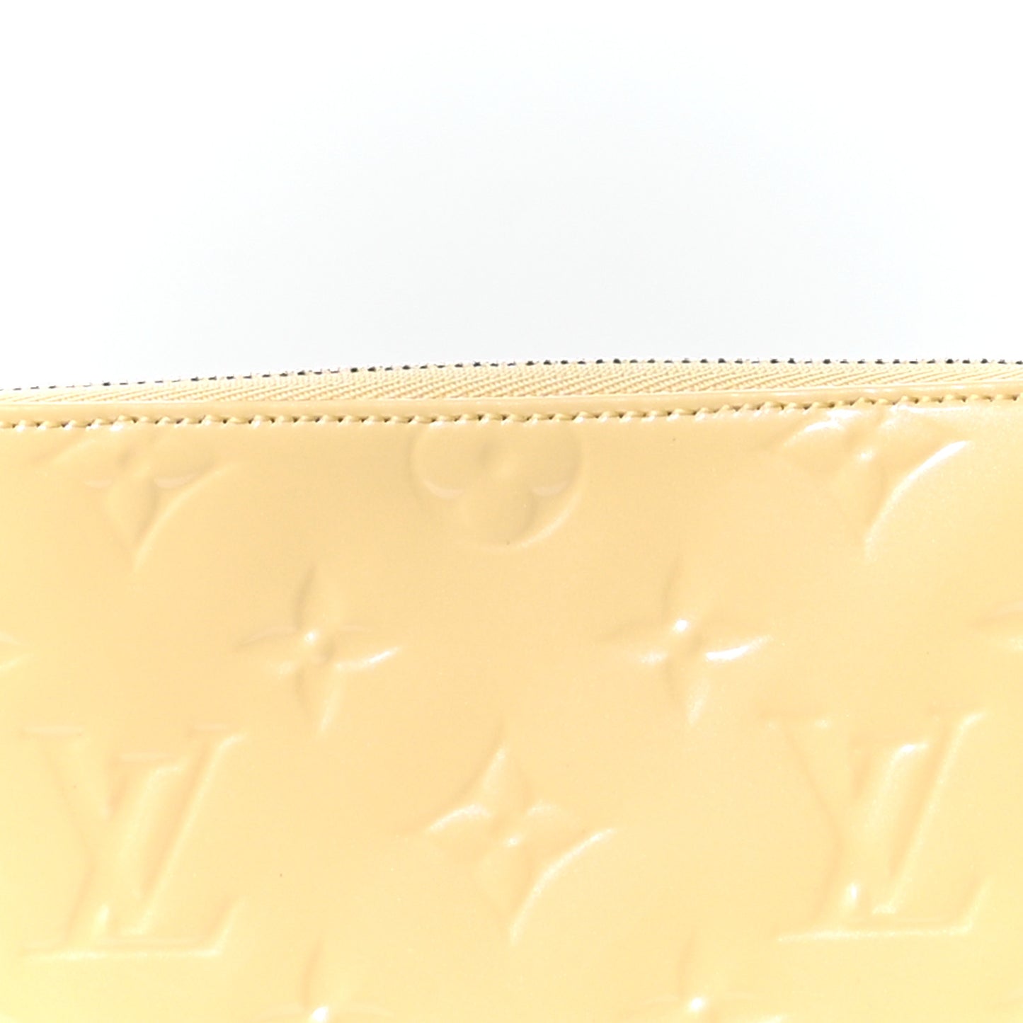 Metallic Vernis Valentine Mini Pochette Accessories Banana Fizz