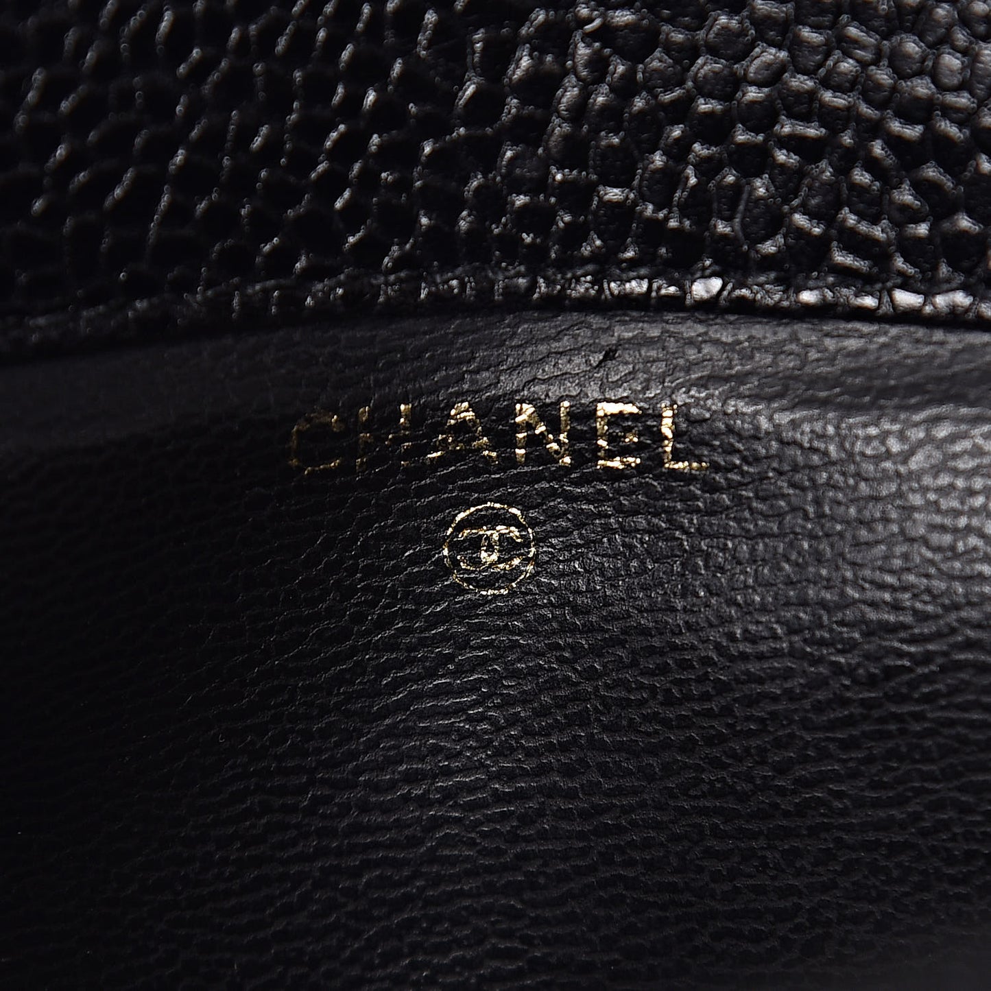 Caviar Timeless CC Flap Pouch Black