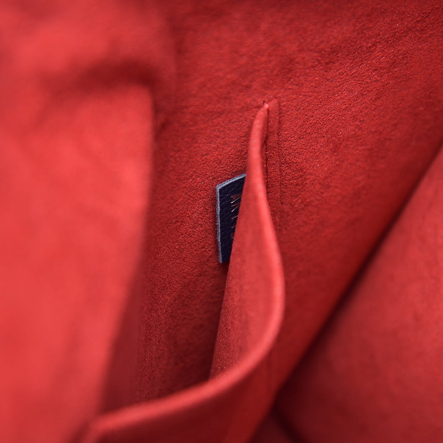Calfskin Lockmeto Marine Rouge
