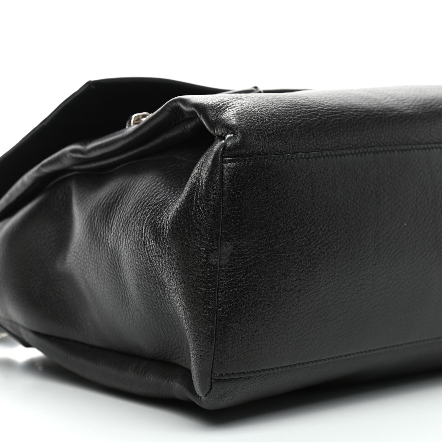 Givenchy Waxy Grained Calfskin Medium Pandora Pure Flap Bag Black 5 of 9