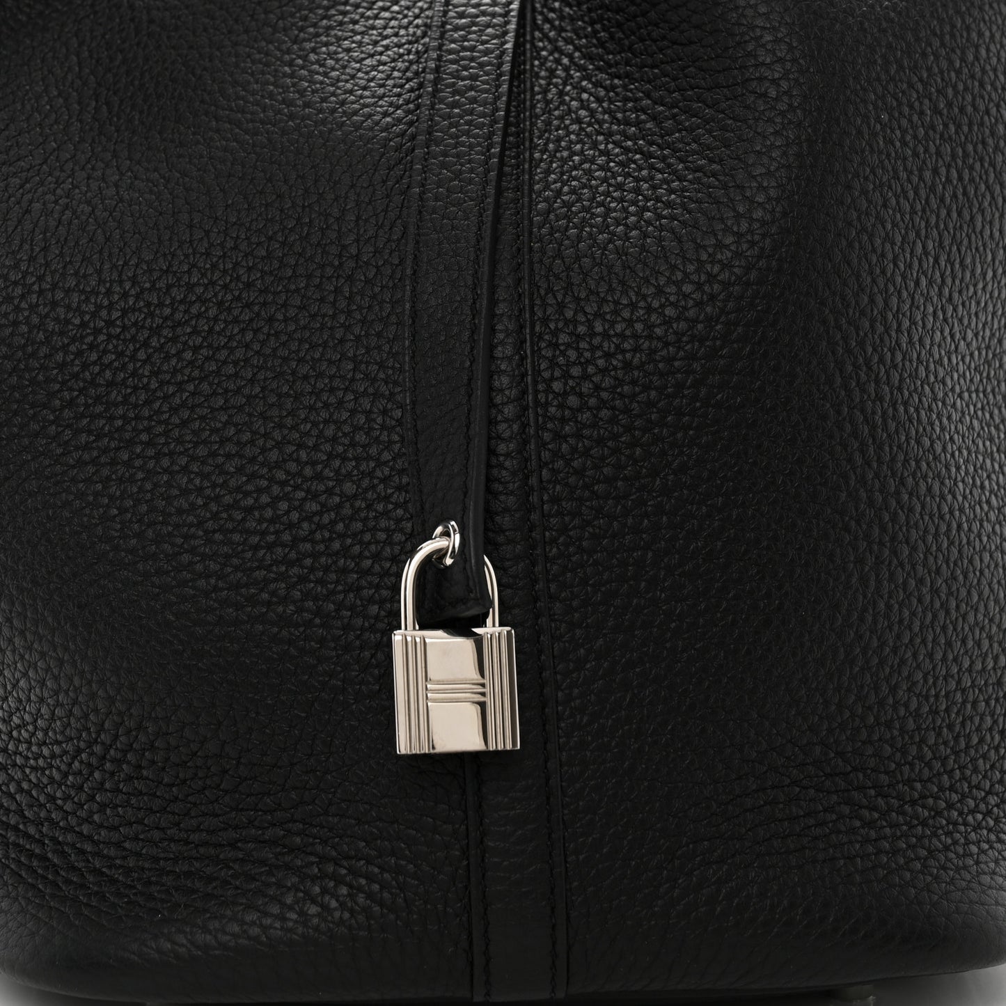 Taurillon Clemence Picotin Lock 22 MM Black