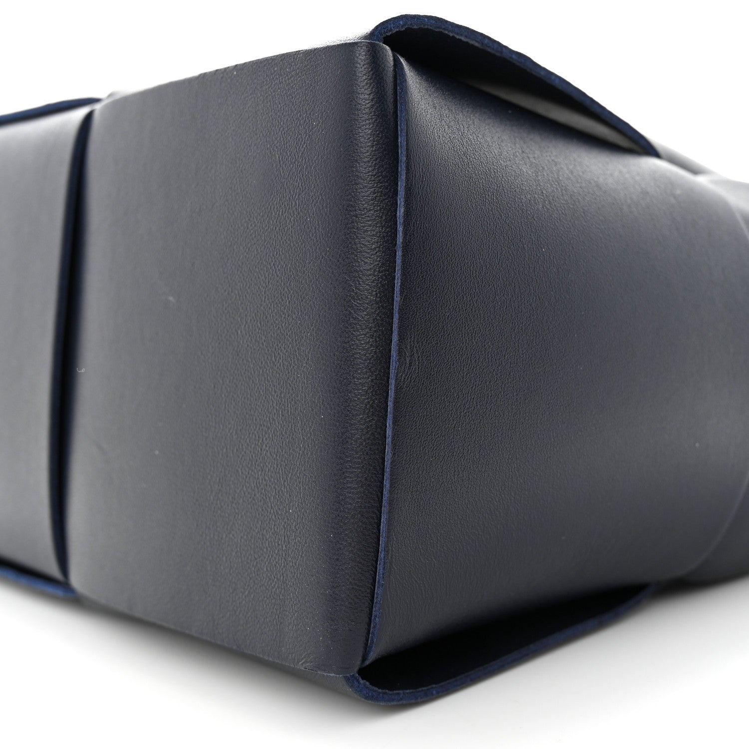 Bottega Veneta Nappa Maxi Intrecciato Medium Arco Tote Space 10 of 13