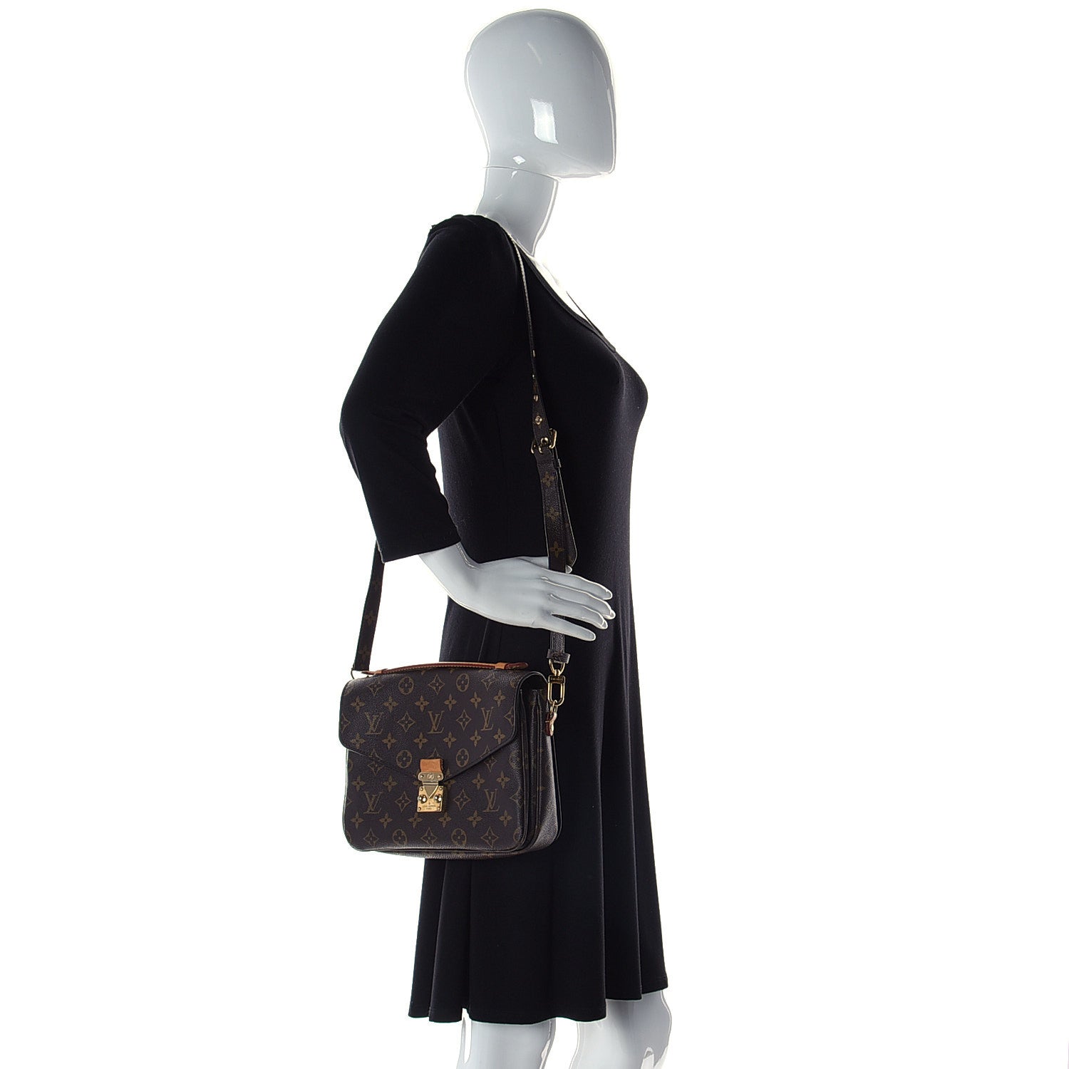 Louis Vuitton Monogram Pochette Metis 2 of 18