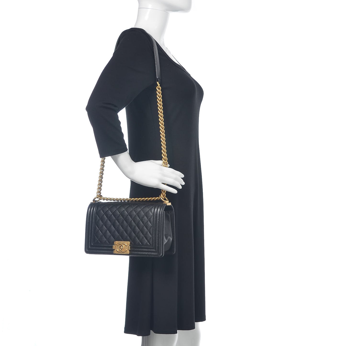 Caviar Quilted Medium Boy Flap Black