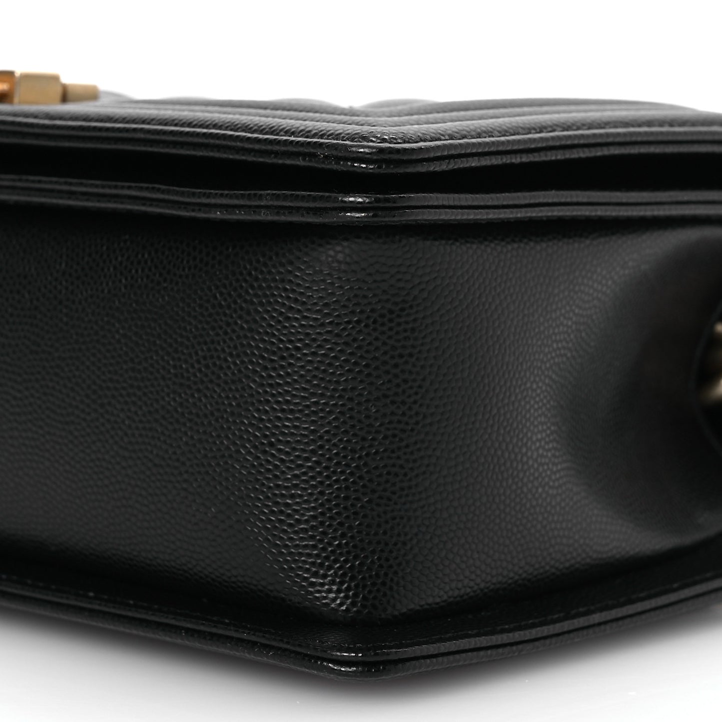 Caviar Quilted Medium Boy Flap Black
