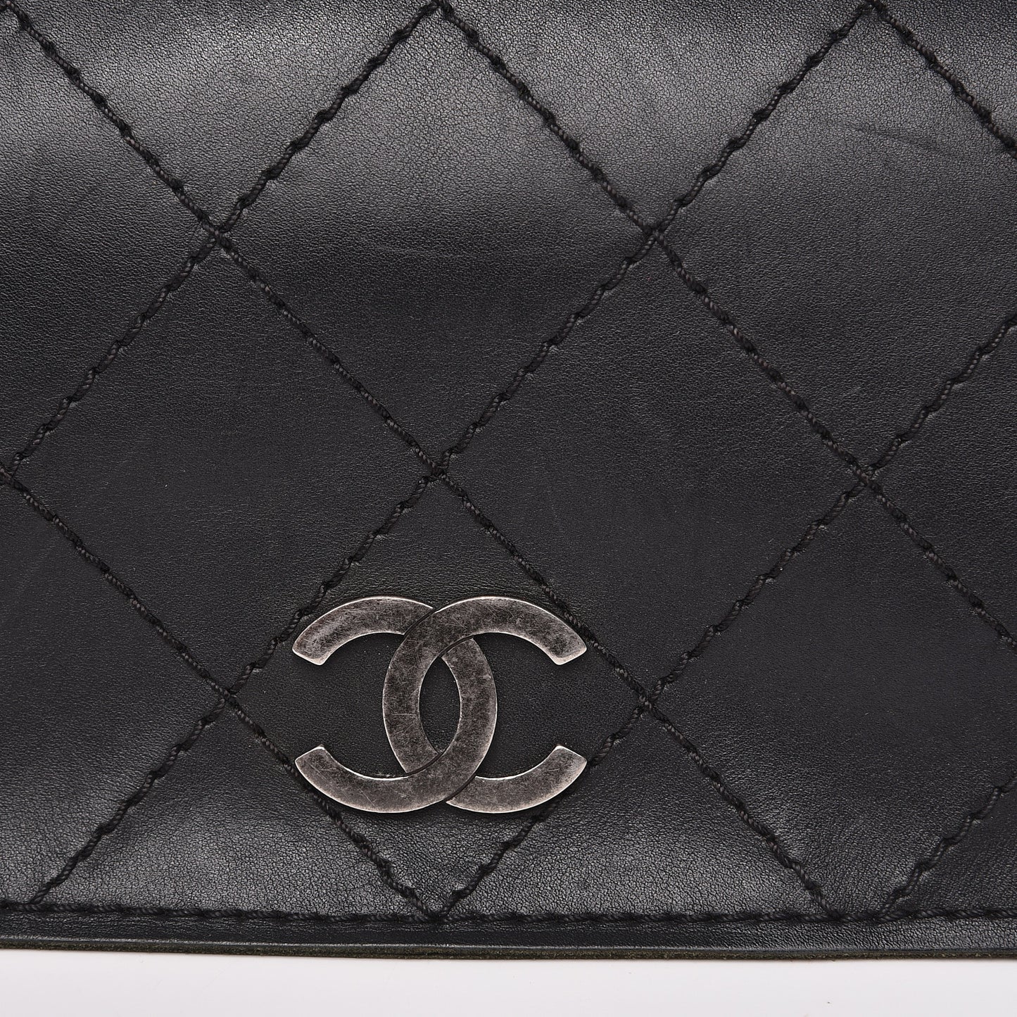 Calfskin Stitched Small Highlander Messenger Black