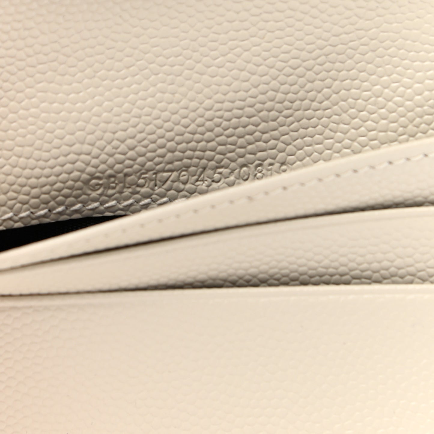 Grain De Poudre Matelasse Chevron Monogram Zipped Card Case Crema Soft